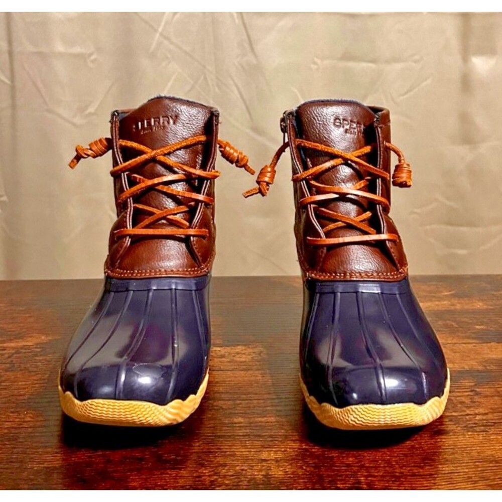 Sperry Saltwater Boot Girls Size 5 (=US Womens Size 6.5 w/Wider Toe Box)